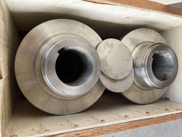 輥頭包裝發(fā)貨